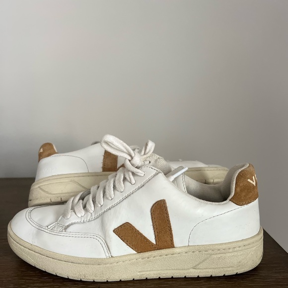 VEJA Sneakers V-12 extra white camel sneakers in 5 - Picture 1 of 7